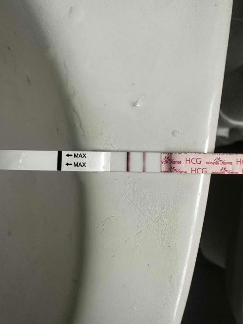 Pregnancy test faint control line