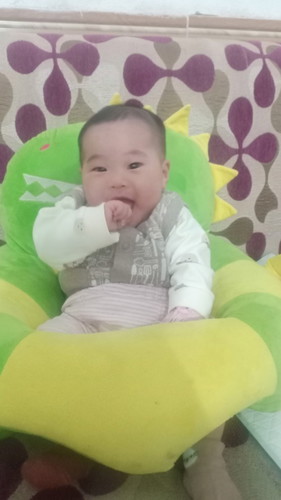 Bé nhà em 5 tháng 9 ngày mà mới được 6kg, các mom có cách nào cho bé tăng cân không ạ?