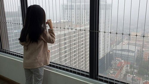 Lưu ý bảo vệ an toàn cho bé khi gia đình sống ở chung cư