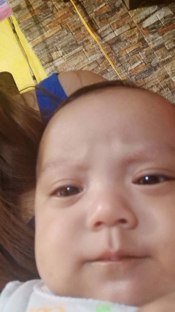 3 months old hirap kunin ang atensyon