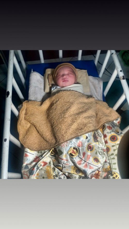 Lahir 1 minggu sebelum HPL