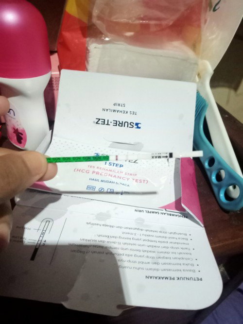 Kenapa ya, hasil trspek ya warna ungu tua dan ungu muda, apakah itu positif atau negatif