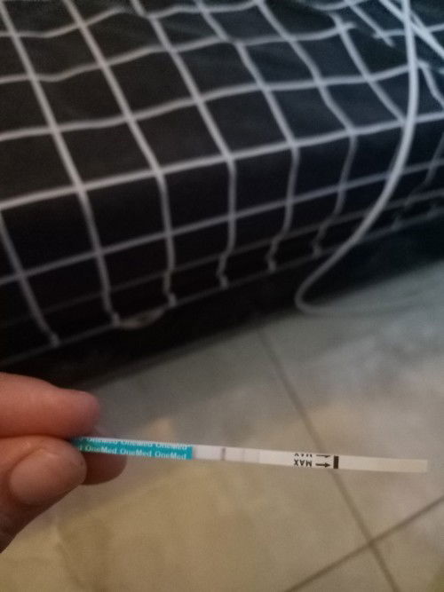 Telat 10 hari, tespeck garis 2 tapi samar sekali