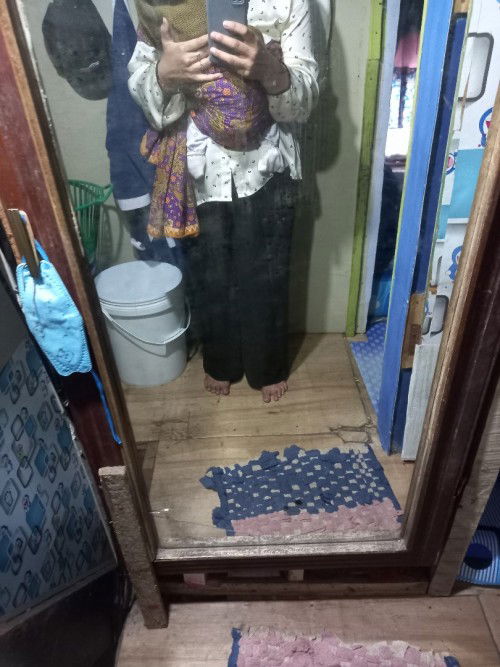 Cara menggendong bayi