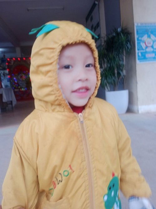 Bé nhà mình 3.5t mà mới chỉ biết nói mấy câu,mình dạy thì bé ko nói theo,các m chia sẻ cách dạy với?