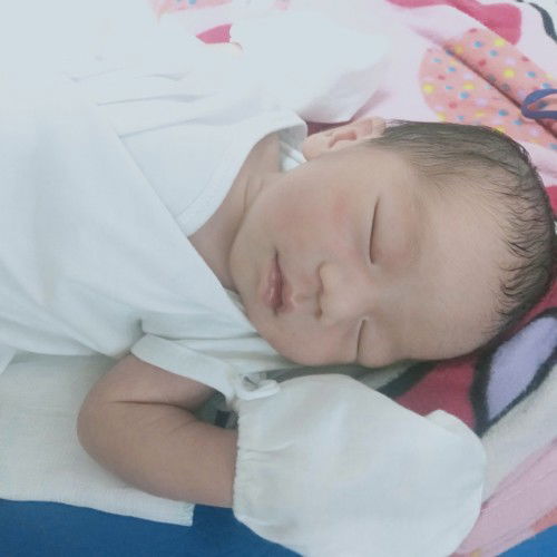 meet my baby boy 
LMP:june 16
EDD ultrasound :april 9
pero kung babasehan ang lmp ko nasa 40 weeks