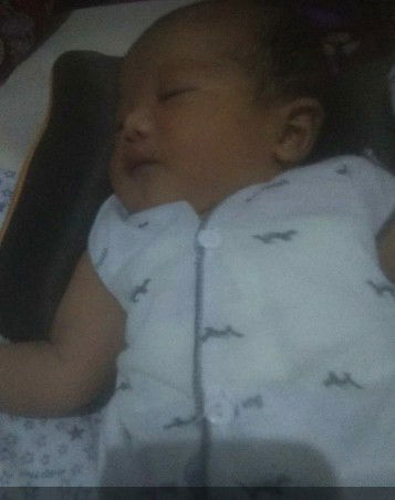 alhamdulilah putri kecil ku suda lahir semoga di berikan kesehatan iya de.