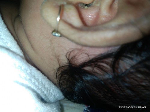 Kotoran telinga bayi seperti apa?