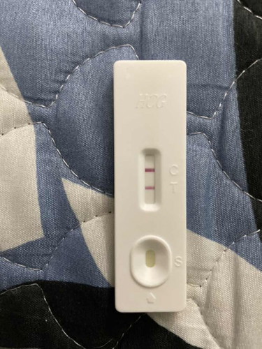 Salam nk tanya, biasa ke berak berdarah ketika pregnant?sy bru test upt positive,lewat period 4 hari