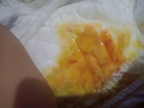 Pup bayi 4 bulan berlendir dar ada bercak coklat