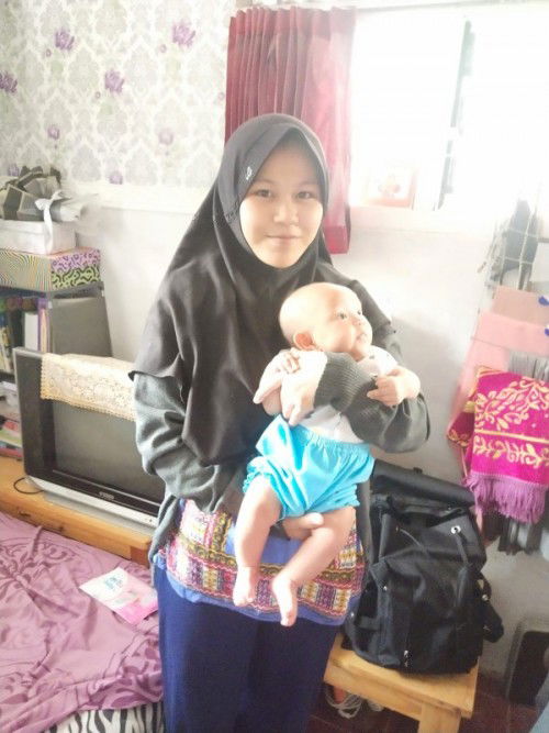 Posisi gendong bayi 2 bulan