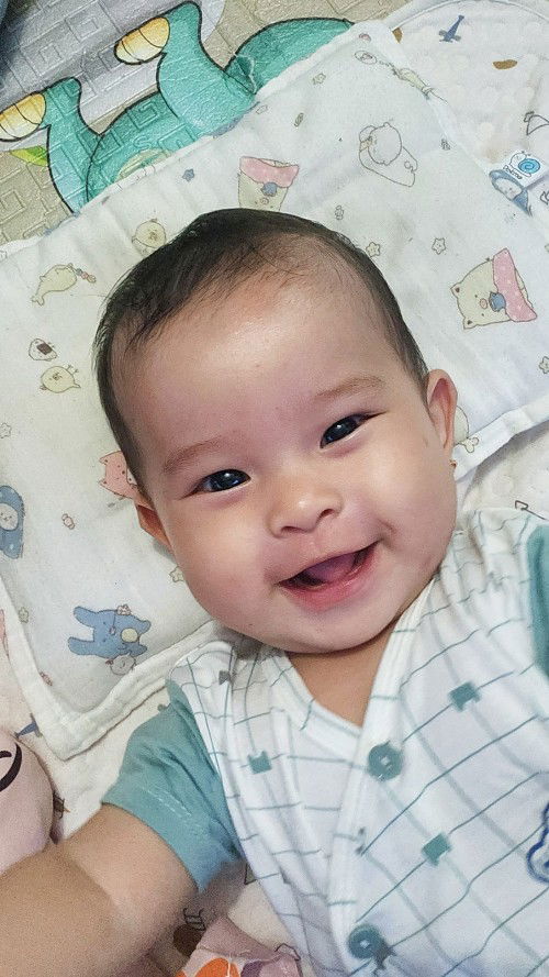 Tập đi và mọc răng ở trẻ sơ sinh