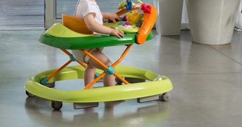 Những rủi ro khi dùng xe tập đi cho bé: các điều mẹ cần nhớ