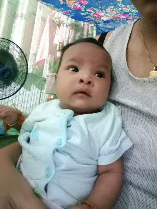 กินนมแม่ล้วนน้องไม่ถ่าย