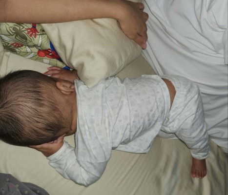 Anak tidur meniarap
