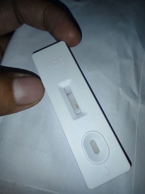 May napakalabong line po ano po kaya ito positive or negative?