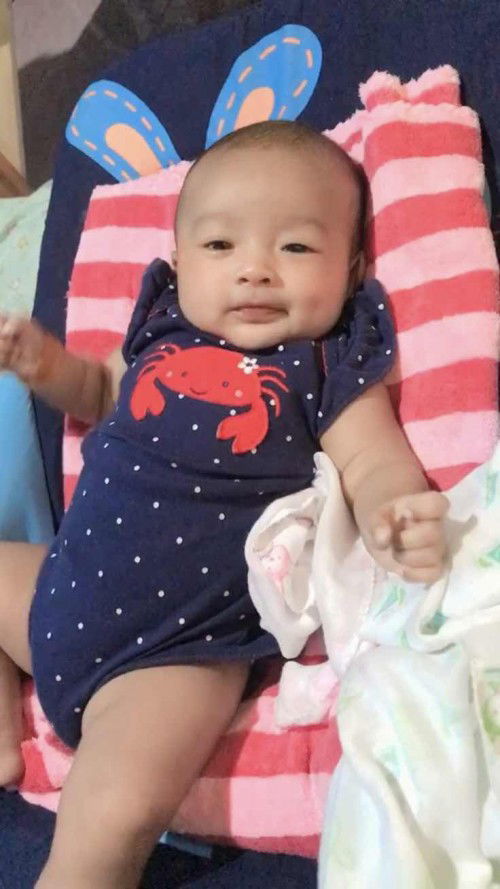 น้องญาดา  2 เดือน 11 วันค่ะ