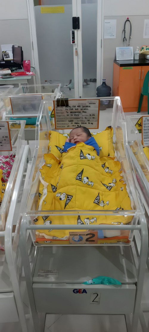 Masyaallah tabarakallahu, hpl 22 april launching 20 April, JK laki" BB 3kg 🥰