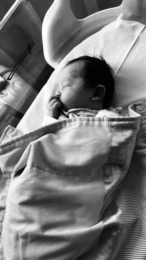 hpl 5 Mei, lahir 28 April