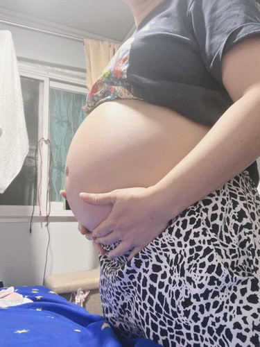 24วีค4วันคะ คือท้องแน่นมาก มีใครใหญ่แบบนี้ใหมคะ บ้านนี้กินเก่งมากแต่น้ำหนักพึ่งขึ้นมา3-4โลเองคะ