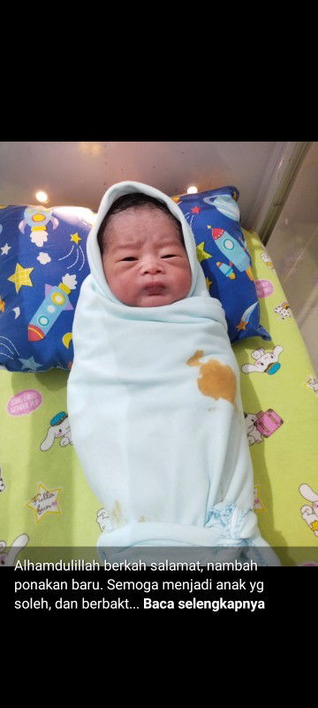 Alhamdulillah bun Hpl 24 Mei tgl  1 Mei udah brojol tindakan operasi secar .