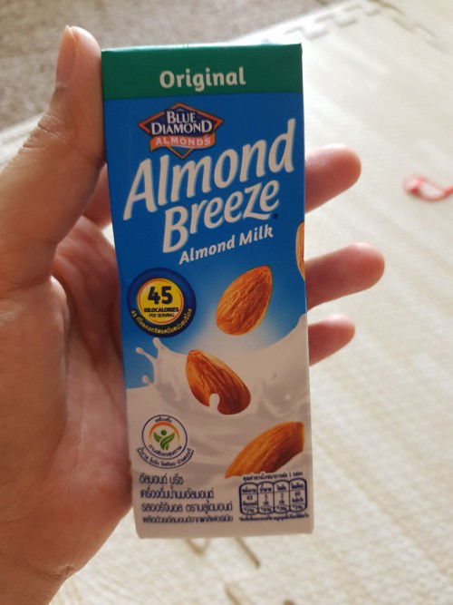 ลูก 1 ขวบกินนมอัลมอนด์ได้ไหมคะ?