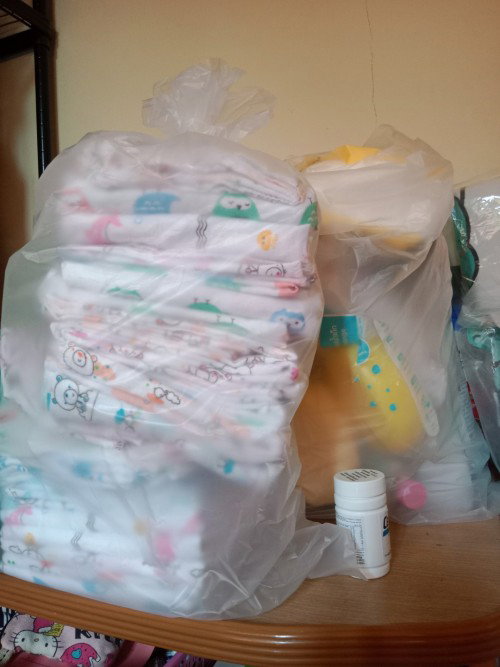 ส่งต่อผ้าอ้อม40ผืน550บามรวมส่งค่ะ