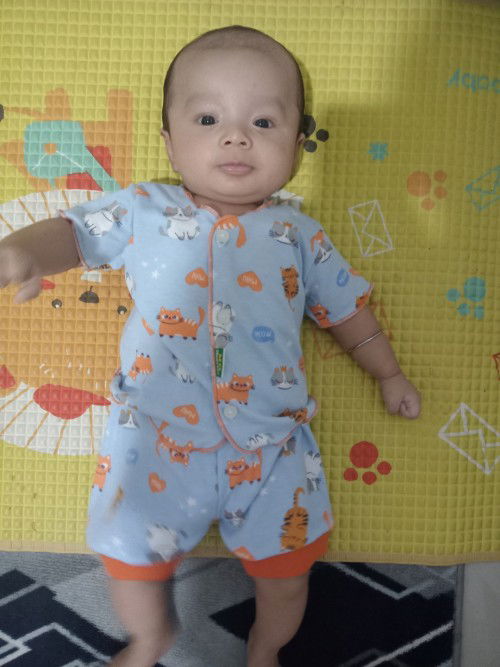 Umur udah 3 bulan tapi masih belekan..