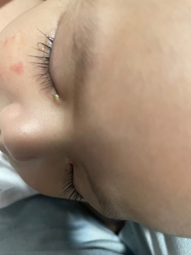 Nagluluha at nagmumuta