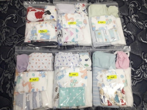 Persiapan barang bayi dan ibu untuk ke labour room & wad.