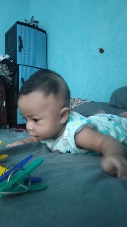 Bayi 4 bulan blm tengkurap
