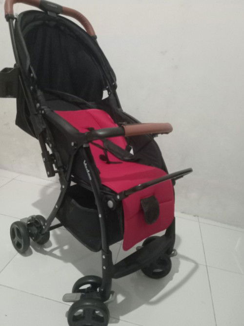 MAF SEBELUMNYA BUND, SYA IZIN JUALAN STROLLER BEKAS MURAH 2 KALI PEMAKAIAN, BISA DEPAN BLAKAN.