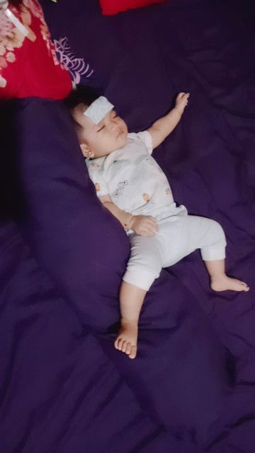 Bayi 5 bulan demam
