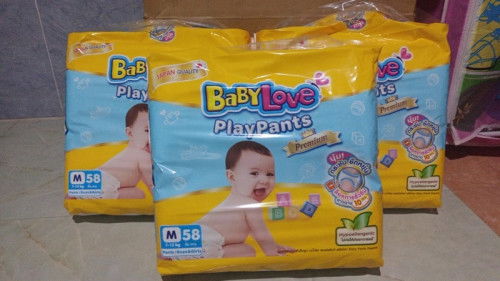 เเพมเพิสแบบสวม BABYLove สีเหลือง