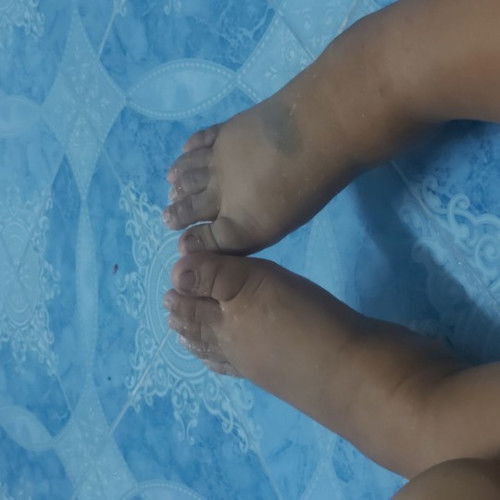 มือกับเท้า