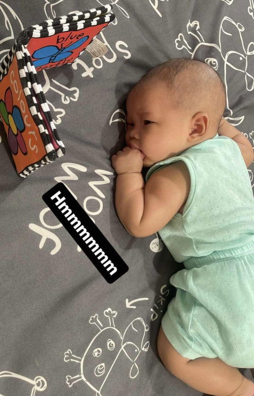 Bayi suka ngemut tangan