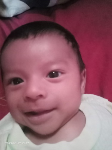 Bund ada yg sama GX bayi 2 bln nenen bisa Berjam" kalau d lepas pasti nangis ..JD kewalahan
