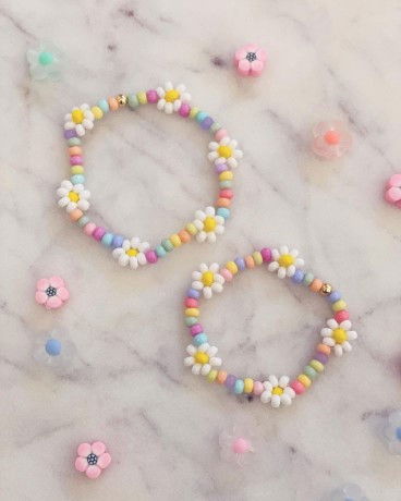 Jualan buat biaya persalinan