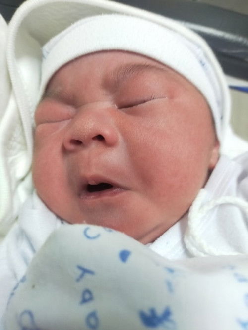 Nanganak na po ako 
3pm
3.750 pounds bigat nya.
51cm nman ang haba 🥰🥰🥰