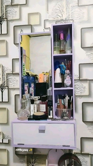 Rak make up + cermin aesthetic