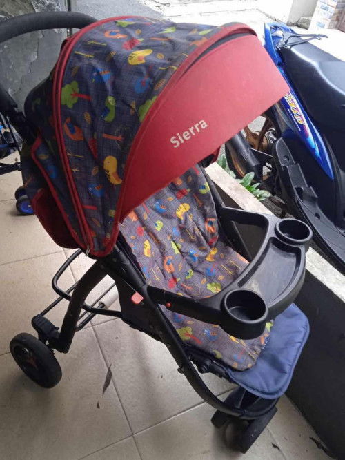 Bunda ada yg butuh stroller?