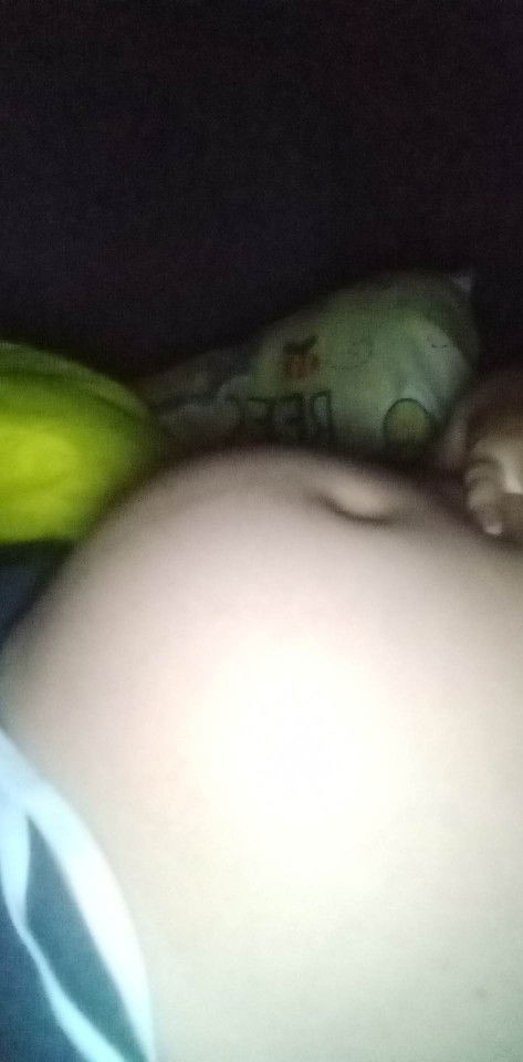 ท้องเเข็งบ่อยวันละ8-9ครั้งพึ่ง26+4W