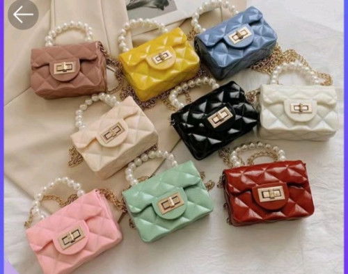 Tengah usaha cari duit poket 😇