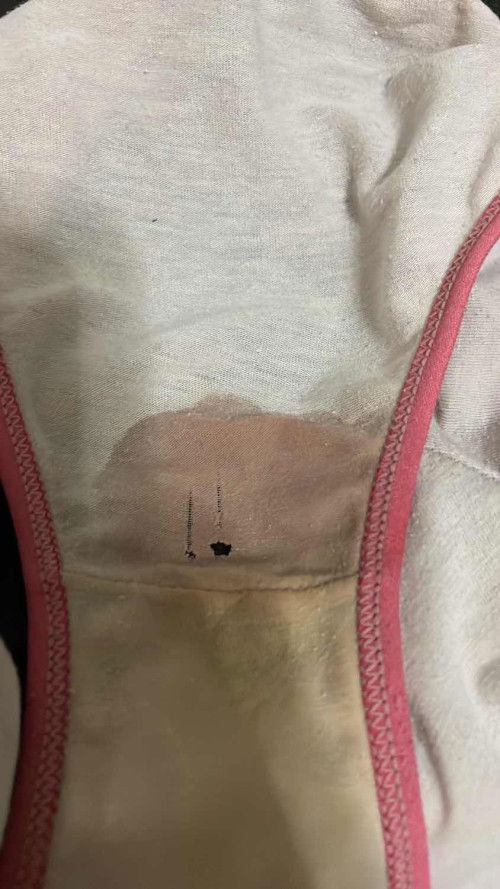 usia 39 week setelah berhubungan cairan yang keluar agak merah