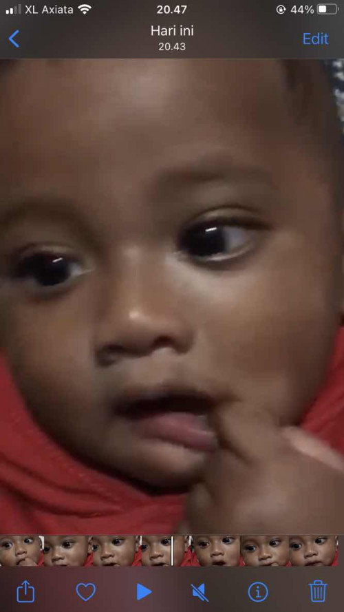 Bayi 4 bulan suka narik jari