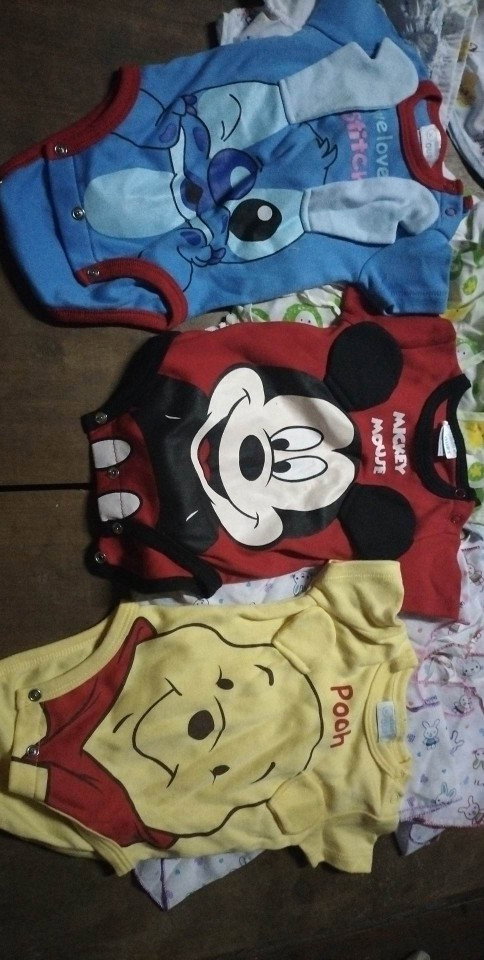 ส่งต่อค่ะส่วนมากมือ1ซื้อมาไม่ได้ใส่ มีเยอะกว่านี้ค่ะทักดูของได้