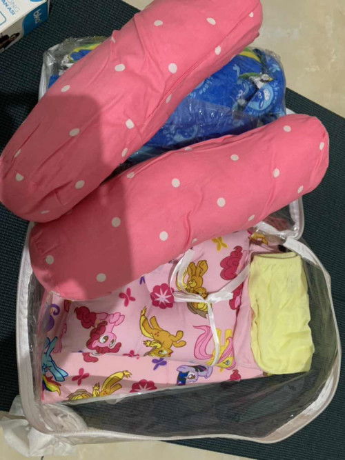 Set tidur dan tas bayi untuk yang membutuhkan