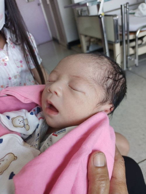 แตกแล้วคร๊า​ กำหนดคลอด12ก.ค2566
คลอดจริง6ก.ค2566
39week1วัน