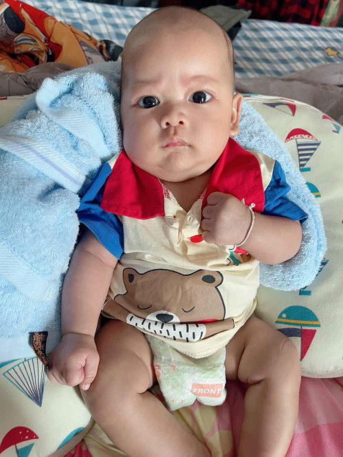 2เดือน5วัน เด็กนมแม่ล้วน