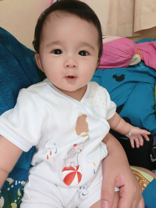 ขอข้อมูลเรื่องอาหารวัย 6 เดือนหน่อยค่ะ